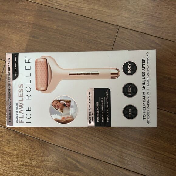 Finishing Touch Flawless Facial Massage Ice Roller - Picture 5 of 6